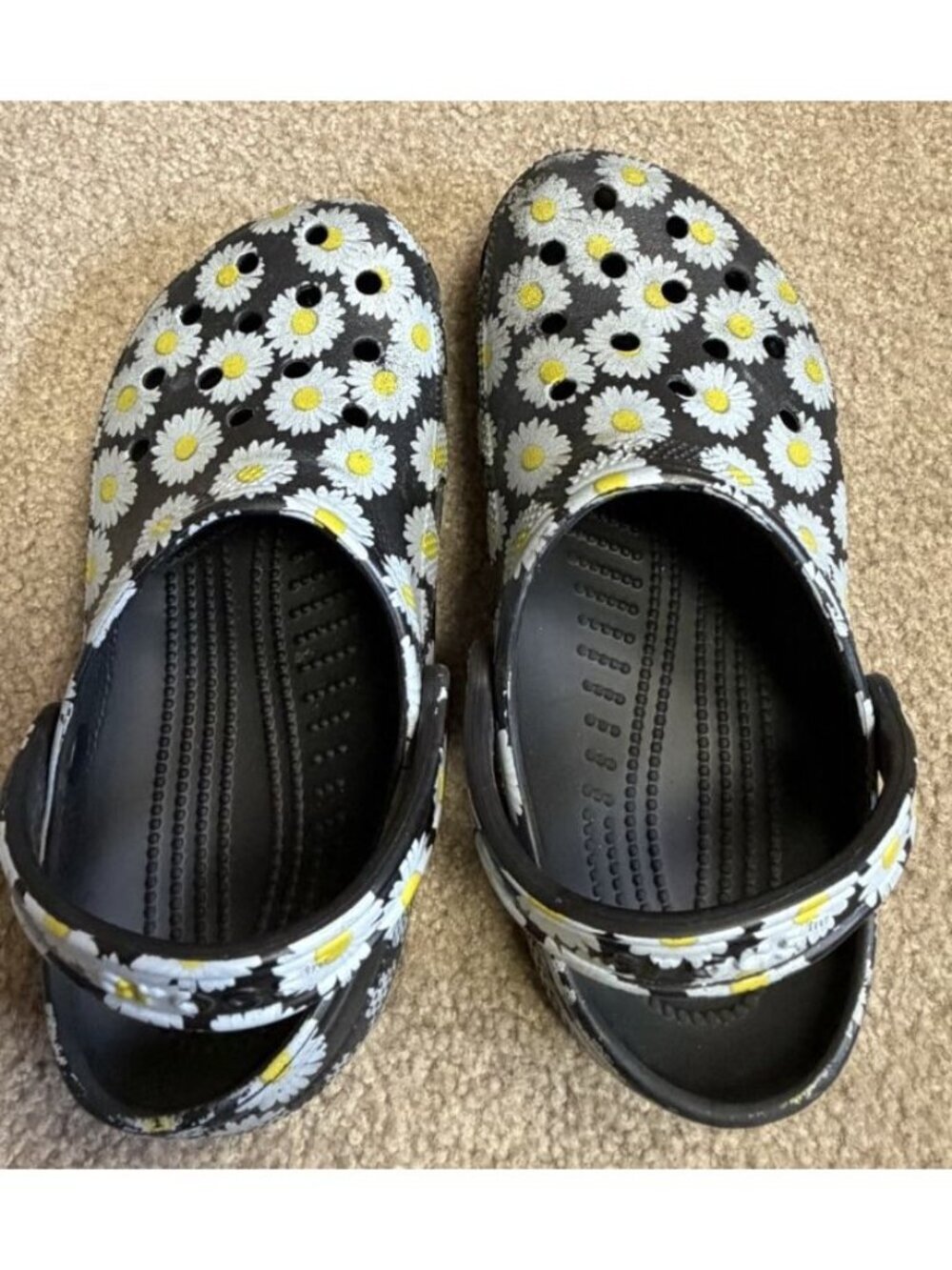 Crocs Classic Vacay Vibes Daisy Print Clogs Women’s 9 / Men’s 7 Black Floral